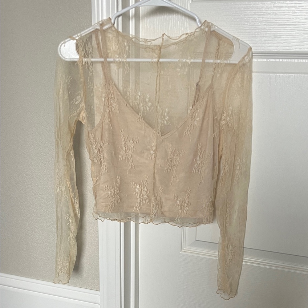 Cropped lace blouse
